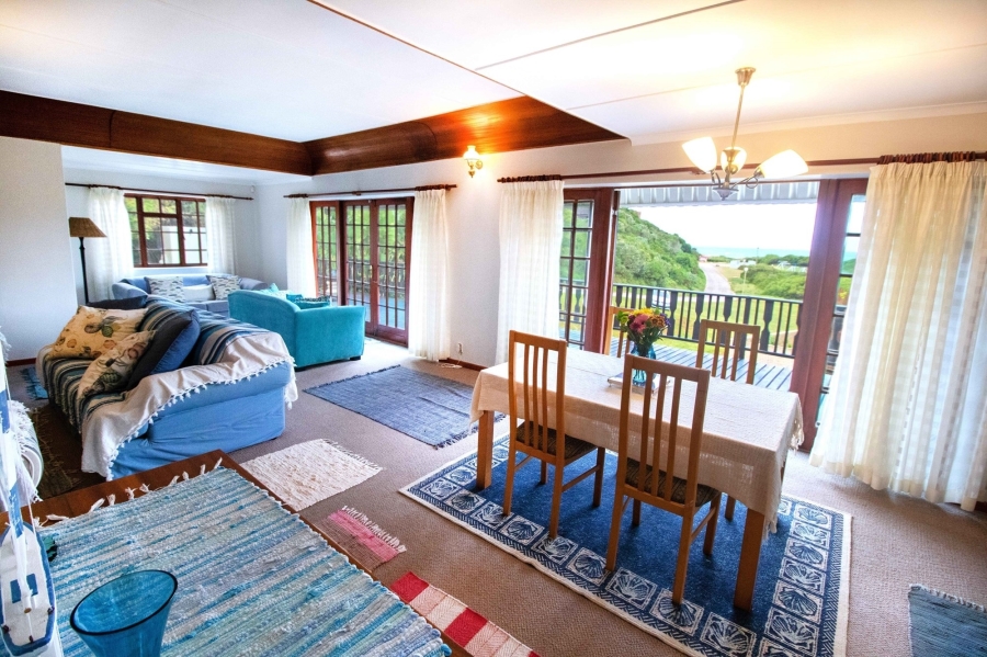 4 Bedroom Property for Sale in Paradise Beach Eastern Cape